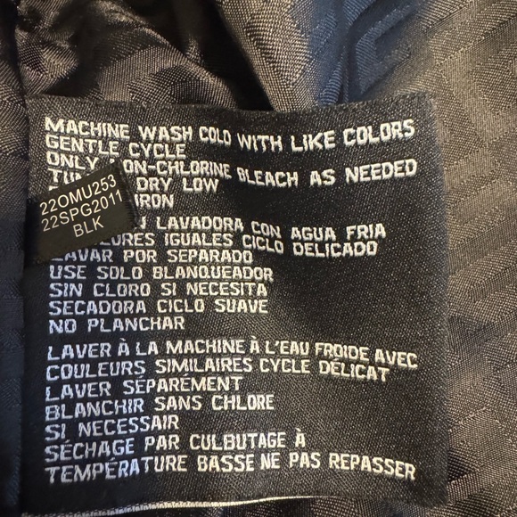 ✨ GUESS Black Faux Leather Moto Jacket — Exquisite Quilting  — Size Medium ✨ - Picture 9 of 10